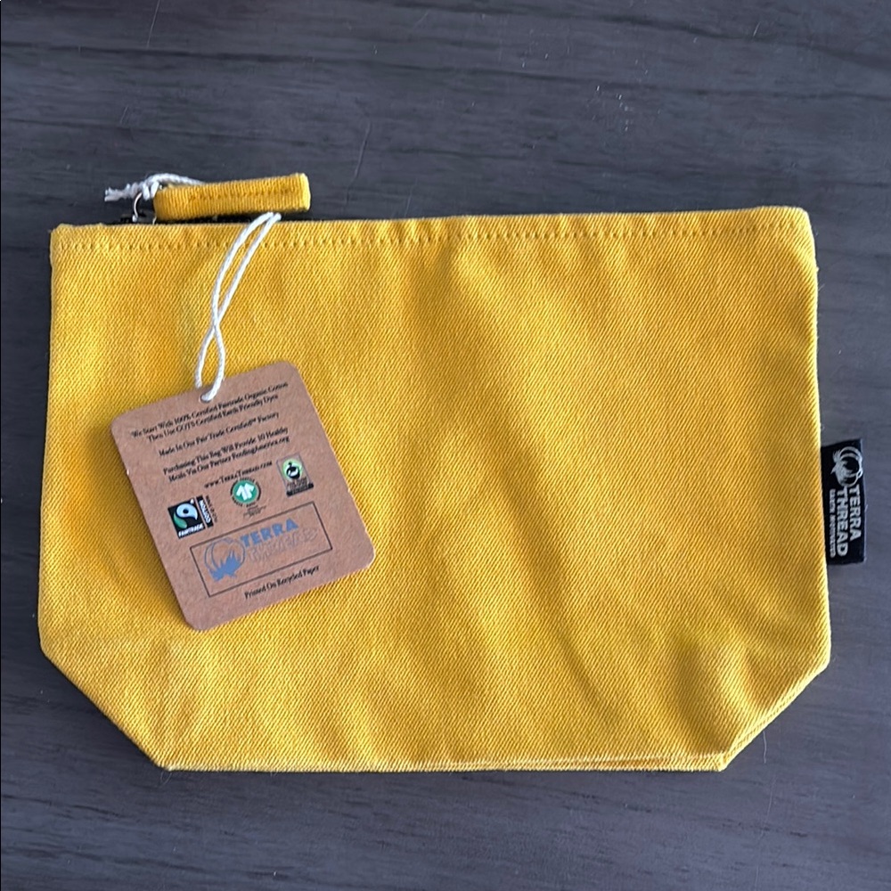NWT Terra Thread zipper pouch bag
100% certified fair trade organic cotton